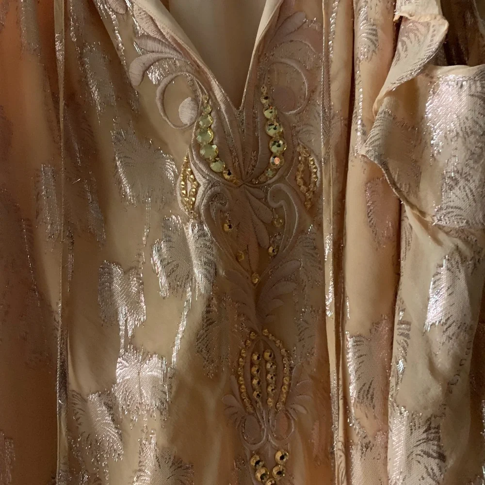 Lilly Pulitzer Marlyse Silk Metallic Palm Tree Clip
Dress Original $298 - Picture 4 of 5